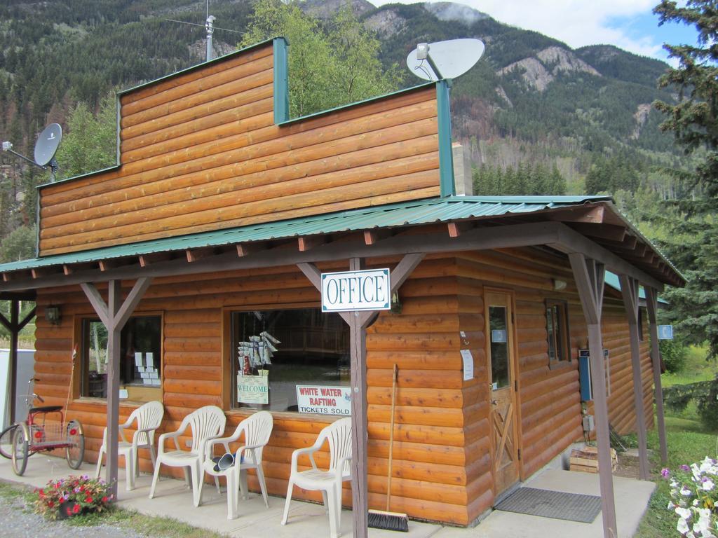 Mount Robson Lodge Exterior foto